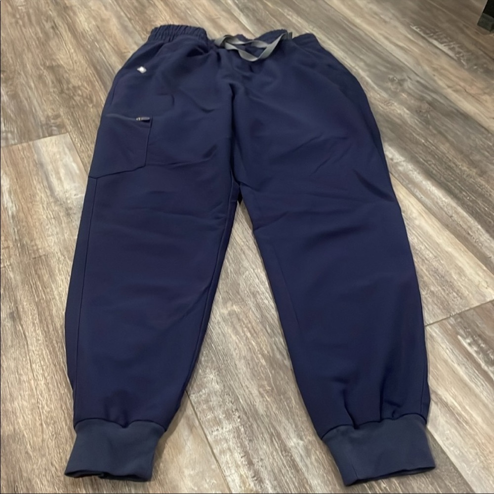 Figs scrub jogger pants navy size medium